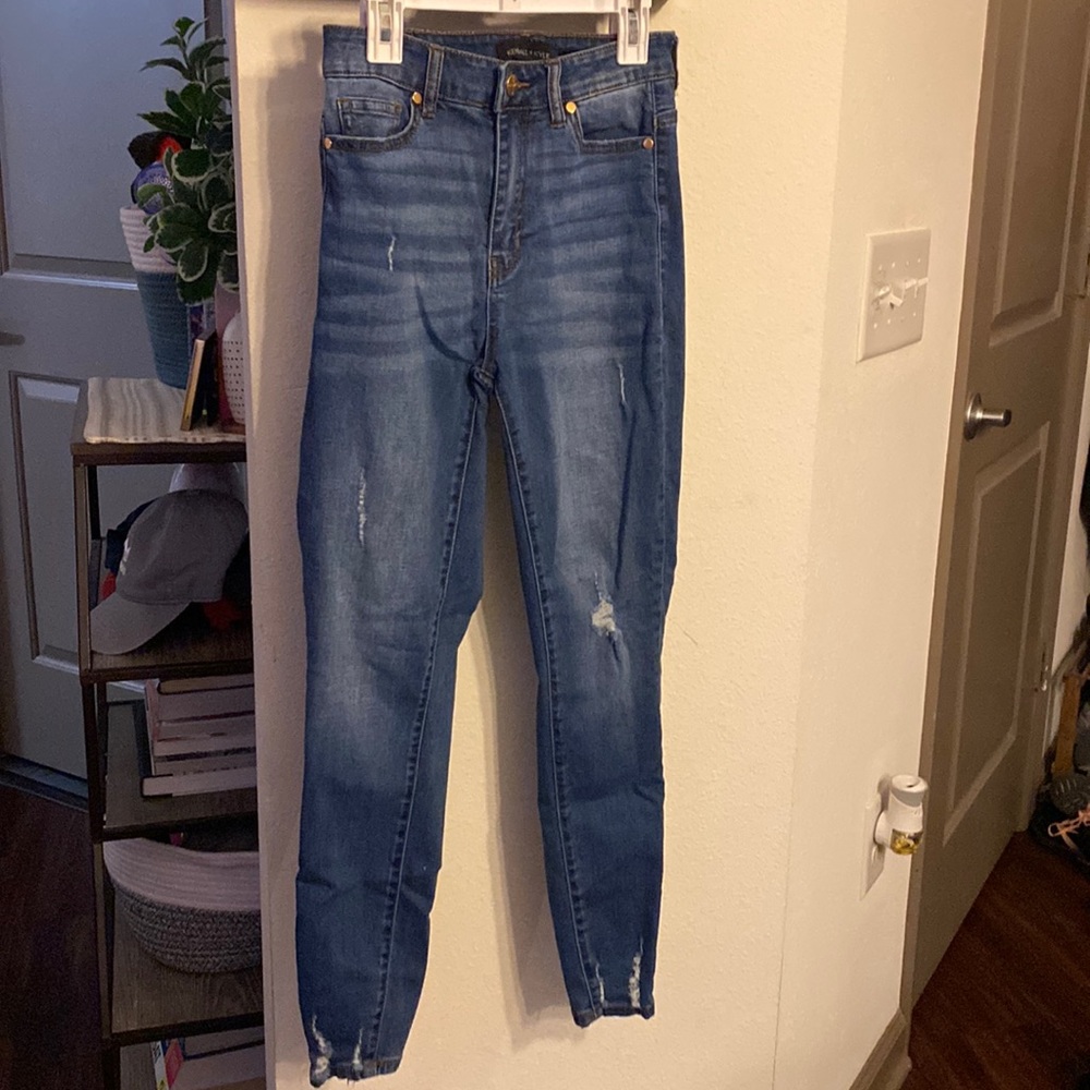 Kendall and Kylie High waisted jeans